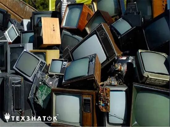 Сдать телевизор за деньги спб. Свалка старых телевизоров. Скупают старые телевизоры. Скупка старых телевизоров. Старый нерабочий телевизор.