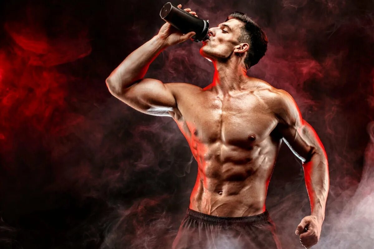 Спортивный мужчина. Красивые мышцы. Протеин для спортсменов. Протеин люди. Фитнес протеин