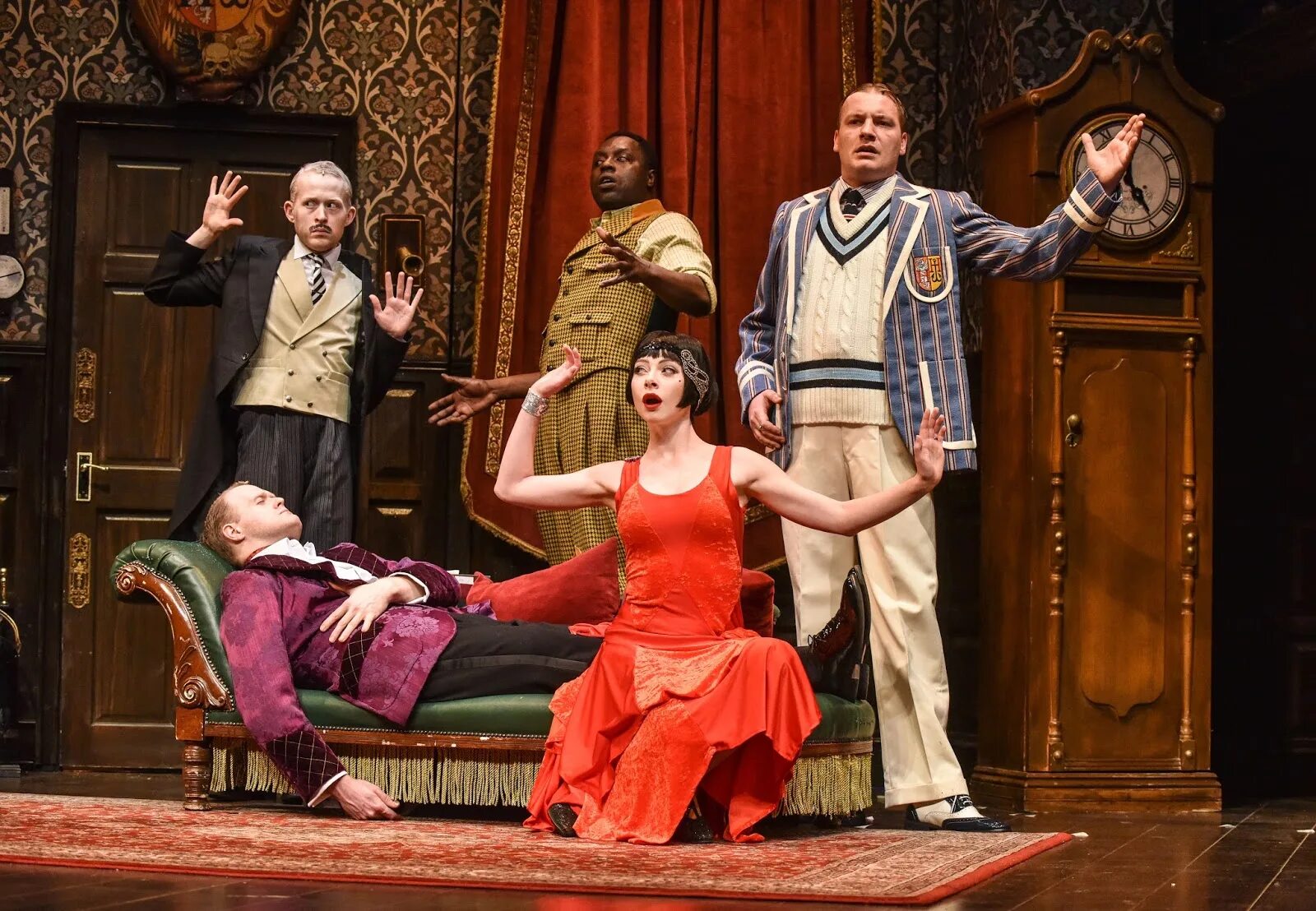 Ревю театр. Ревю театр. Швыдкой жизнь прекрасна. Бродвей 1985 отверженные мюзикл нью-йорк. Garrick theatre группа.