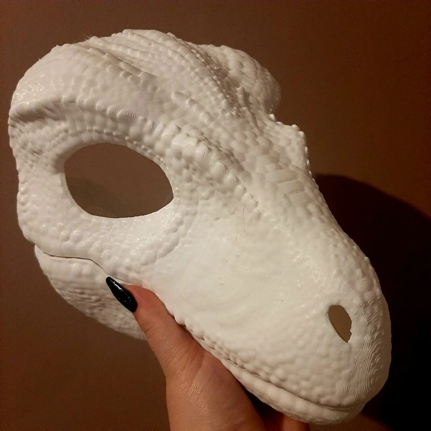 Папье маше динозавр. Череп дракона из папье маше. Папье маше раптора. Костюм раптора фурри. Фурсьют череп оленя.