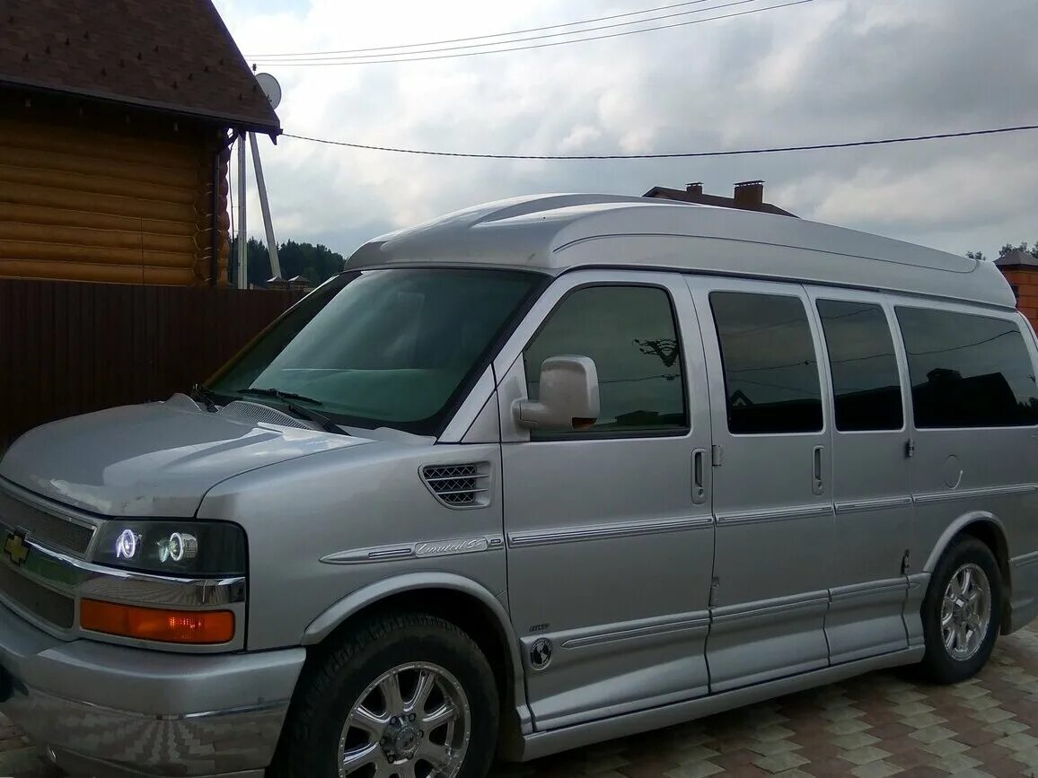 Шевроле экспресс с пробегом в россии. Chevrolet Express 2011. Chevrolet Express 2. Chevrolet Express 2.5. Шевроле экспресс 2011 года.