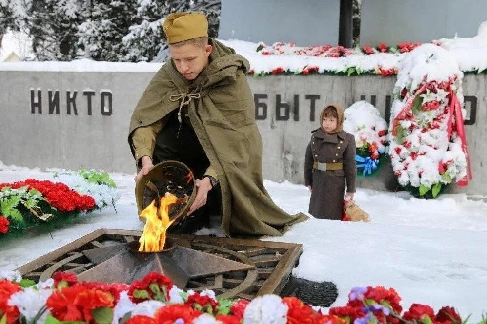 Дни памяти отмечаемые. День памяти неизвестного солдата 3 декабря. День неизвестного солдата (с 2014 г.). День неизвестного героя 3 декабря. 3 Декабря в России отмечается день неизвестного солдата..