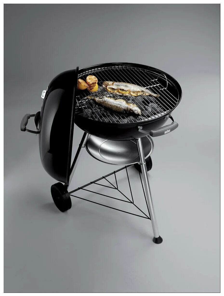 Weber фото. Тележка для грилей weber q 1000/2000 6557. Weber w157. Weber summit grill center. Weber фото.