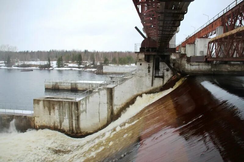 Свирские берега в подпорожье. Верхнесвирская гэс река свирь. Свирские берега в подпорожье. Свирские берега в подпорожье. Каскад ладожских гэс подпорожье.