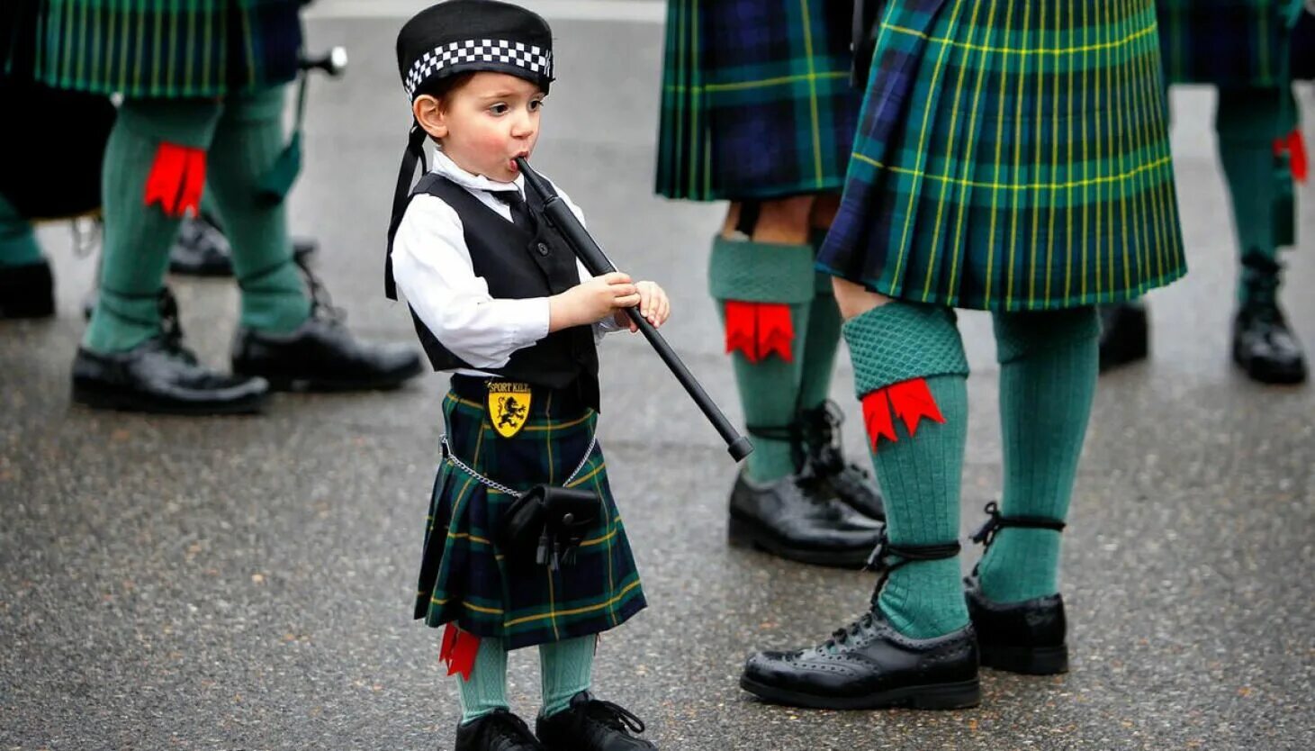 Северная Ирландия Святой Патрик. Ирландия Patrick Day. Колледж Святого Патрика Ирландия. Ирландия день Святого Патрика традиционная одежда. Дети святого патрика