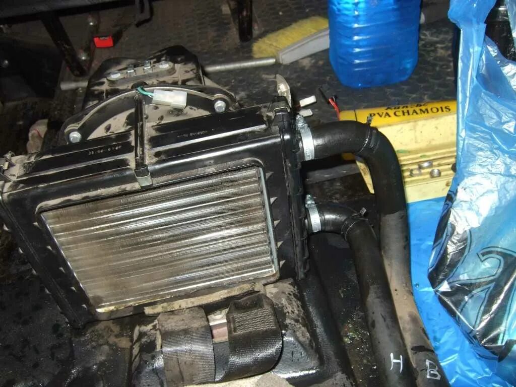 Радиатор печки газель 405. Радиатор отопитель салона газель бизнес. Как поменять радиатор печки на газели. Радиатор печки 4216. Как поменять радиатор печки на газели.