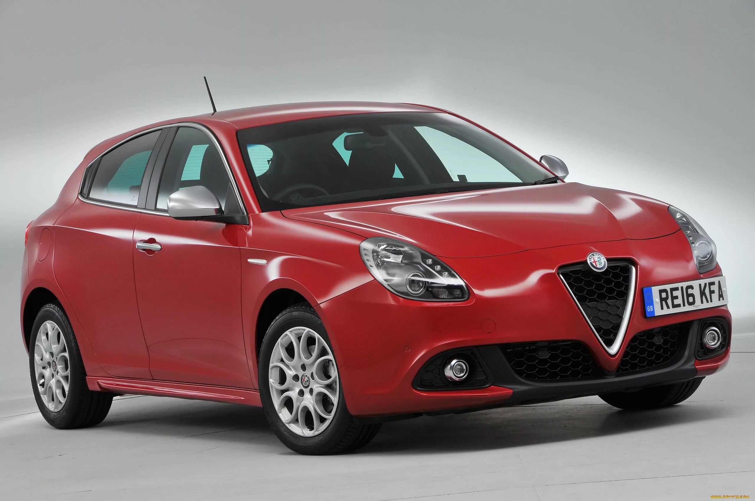 Альфа ромео бу. Alfa Romeo Giulietta 2016. Alfa Romeo 55. Alfa Romeo 195. Альфа Ромео 55.