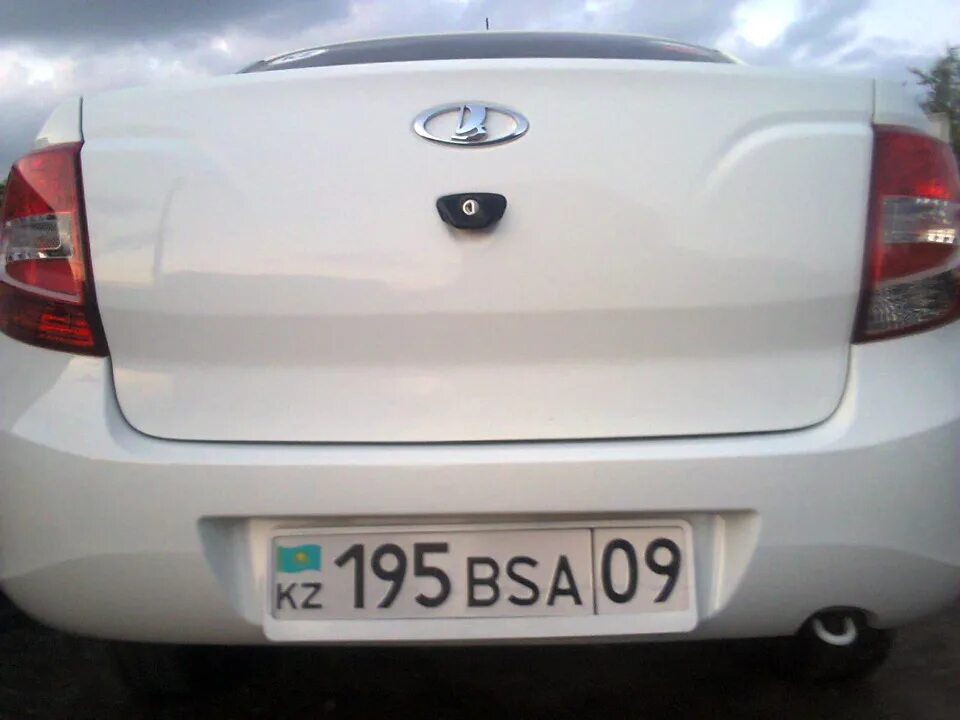 Как снять шильдик лада Замена шильдика на руле Lada Калина хэтчбек, 1,6 л, 2013 года тюнинг DRIVE2