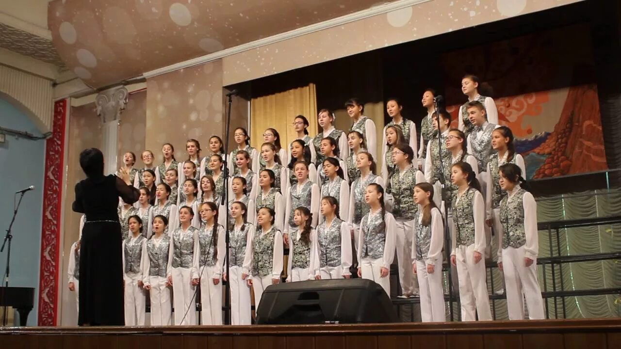 Казахский хор песни. Казахский ансамбль. Казахская национальная консерватория имени курмангазы. Кюй сарыжайлау таттимбета. Казахский фольклор.