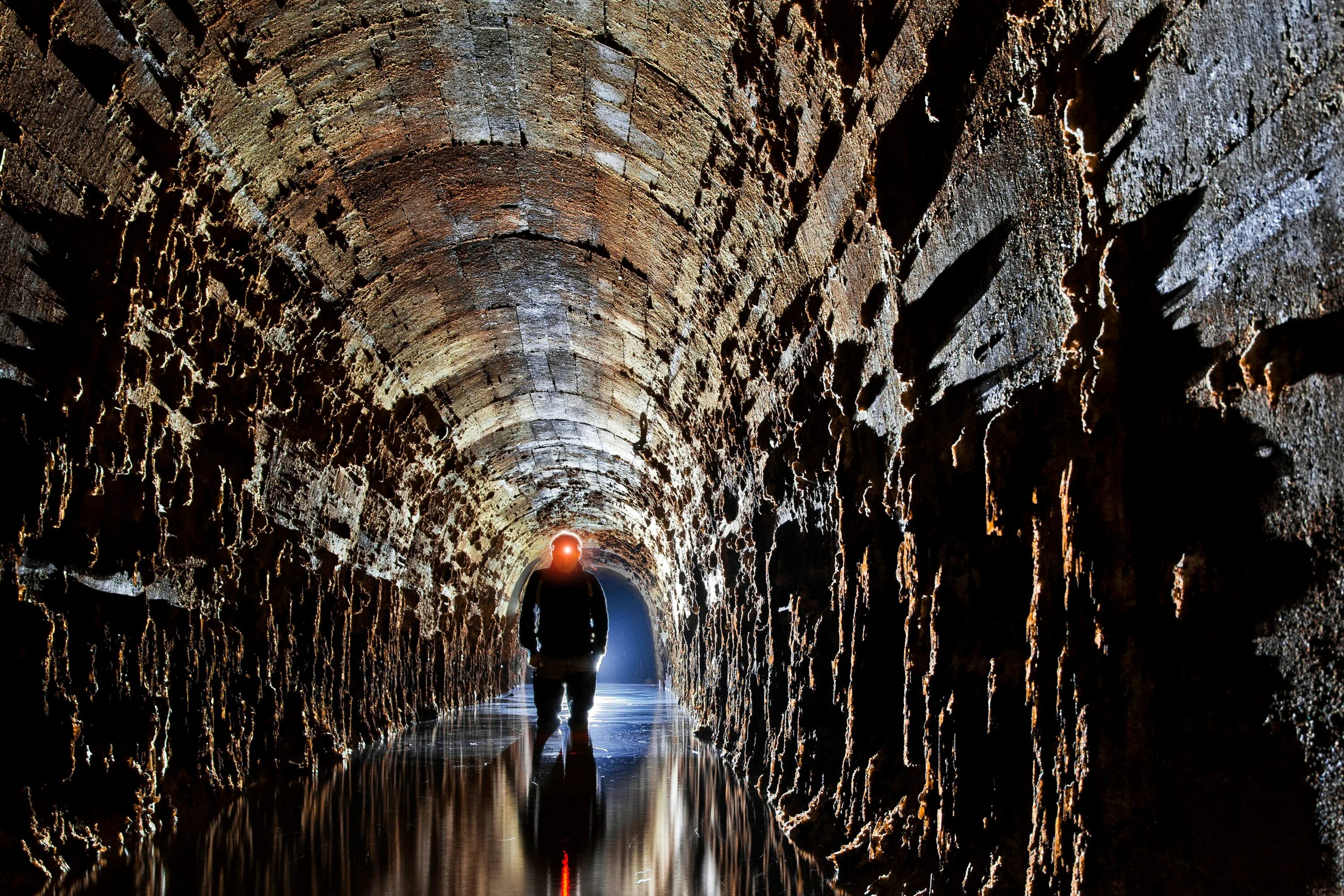 Underground system. Лагерь дождевого червя в Польше. Логово дождевого червя Польша. Третьего рейха лагерь дождевого червя. Тайны третьего рейха лагерь дождевого червя.