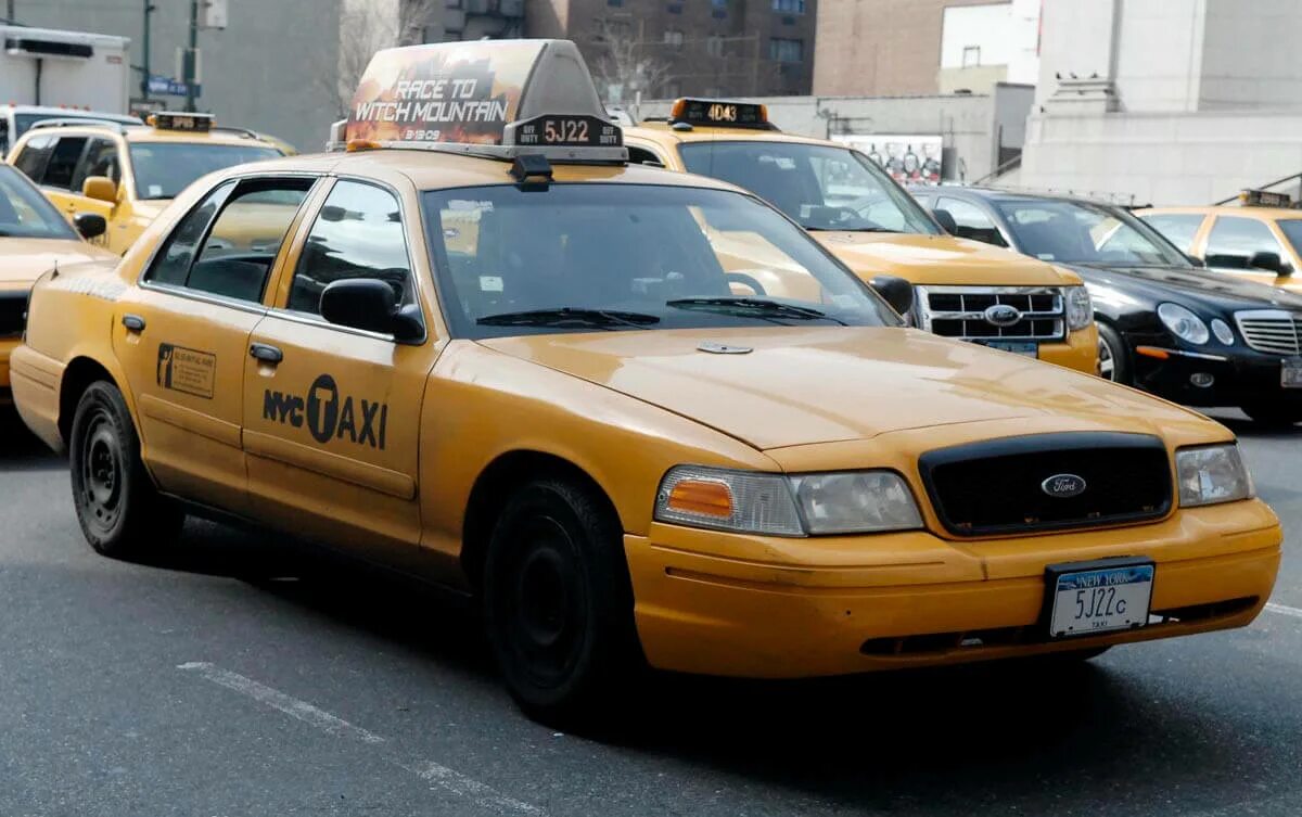 Такси в грузии. Доминикана такси. Такси в Канаде. Такси в Португалии. Такси фото.