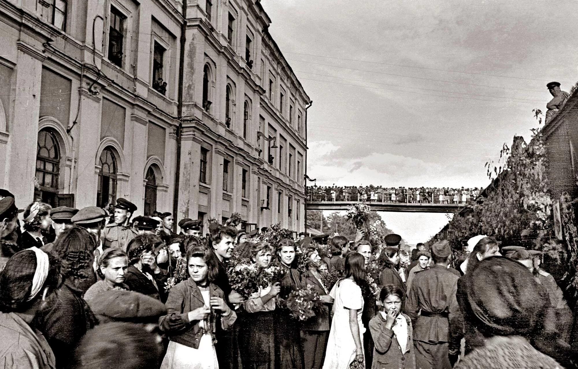 Победа куйбышева. Куйбышев 1941-1945. Самара в годы войны 1941-1945. Куйбышев 1945.