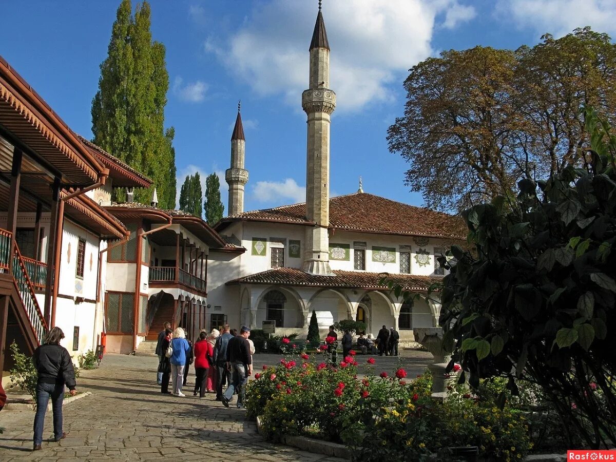 бахчисарай. ханский дворец бахчисарай зимой. бахчисарай. ханский дворец бахчисарай (г. бахчисарай).