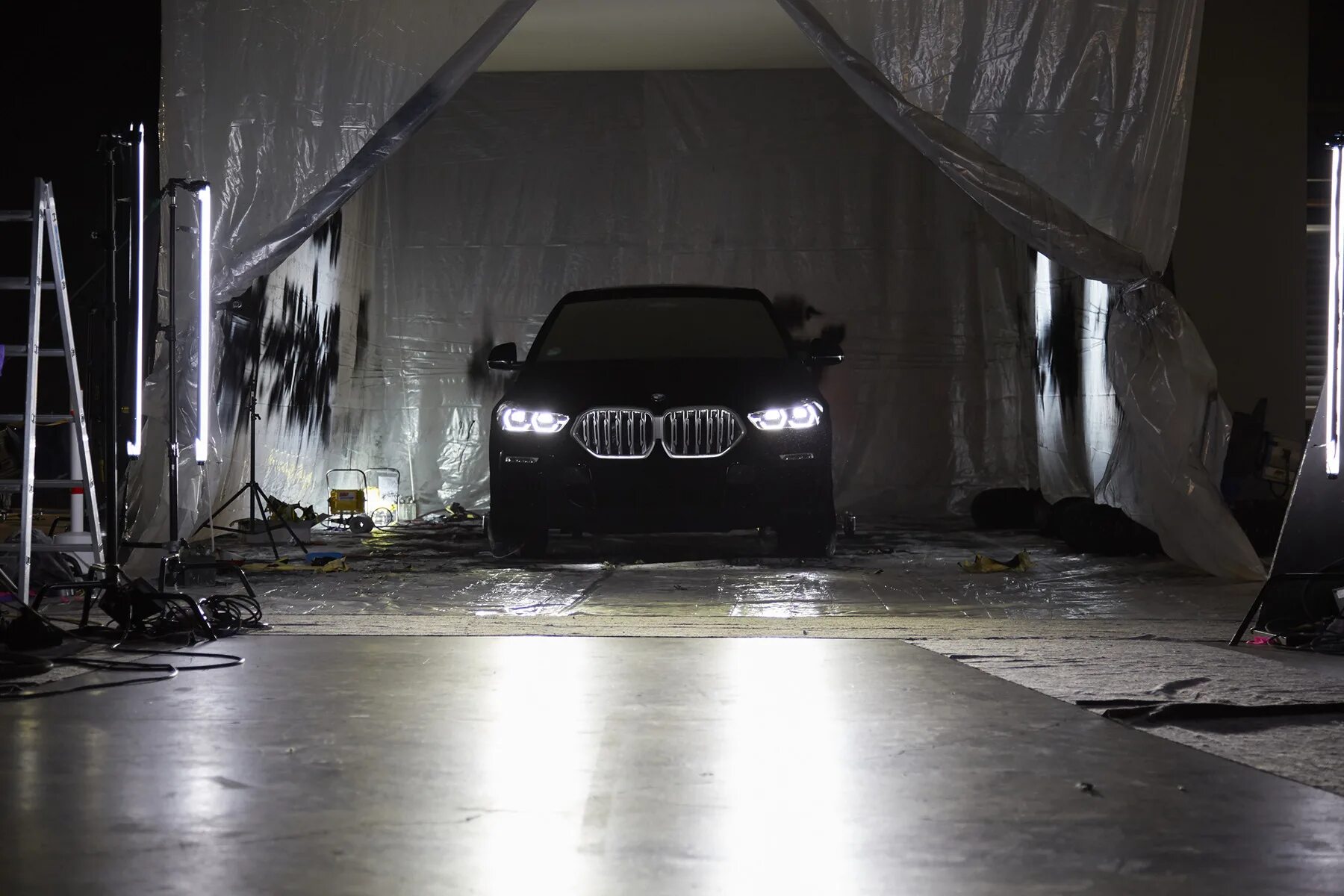 Самый черный материал. BMW x6 Vantablack. X6 vanta Black. BMW x6 Black Vantablack. BMW x6 самый черный.