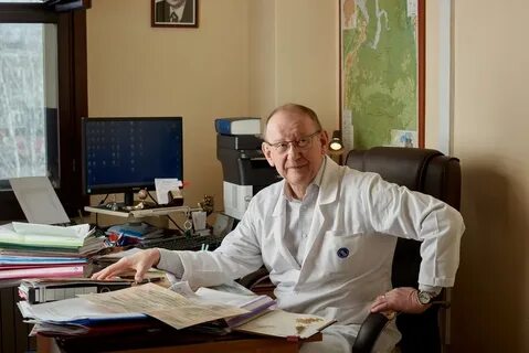 Клинический профессор