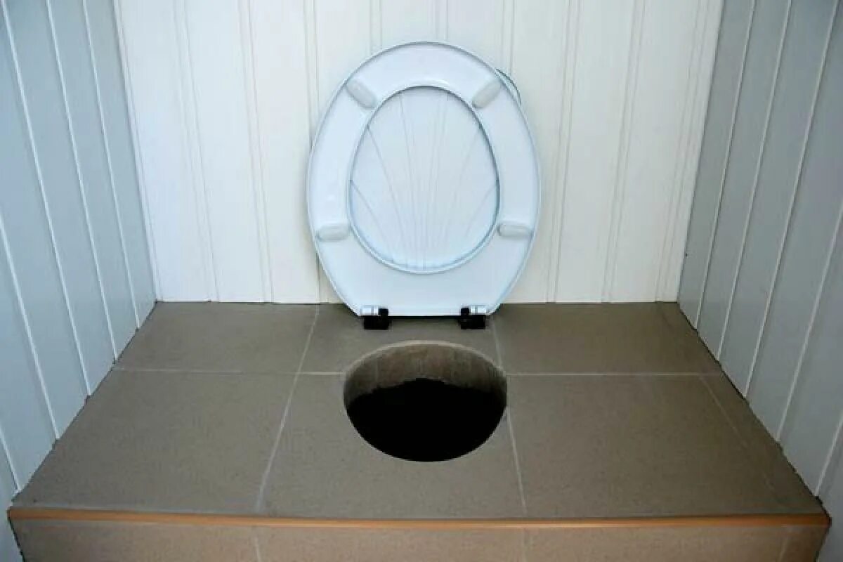Где установить туалет. Унитаз дачный (для выгребных ям). separett privy 500. стульчак для дачного туалета. туалет на даче с унитазом.