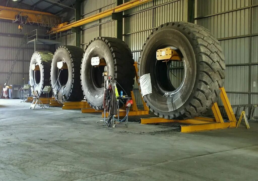 Mine tire. Kokoo tires. Бриджстоун на белаз. Грузовик большой. Goodyear otr tyres.