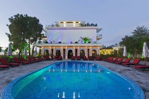 Dreamland oasis