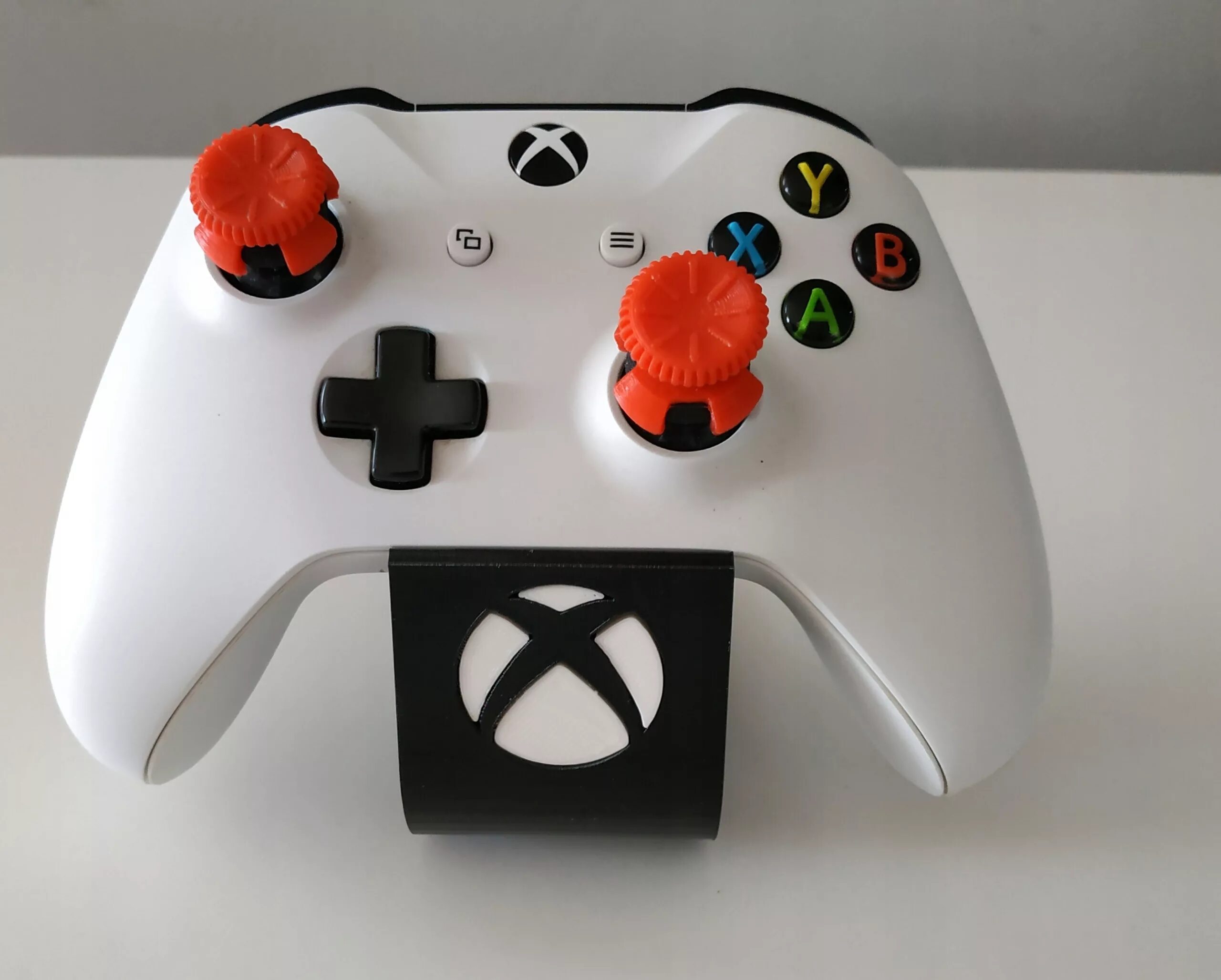 Геймпад под xbox. Подставка для геймпада xbox one. подставка под геймпад xbox one s. подставка под геймпад xbox 360. геймпад xbox rdr.