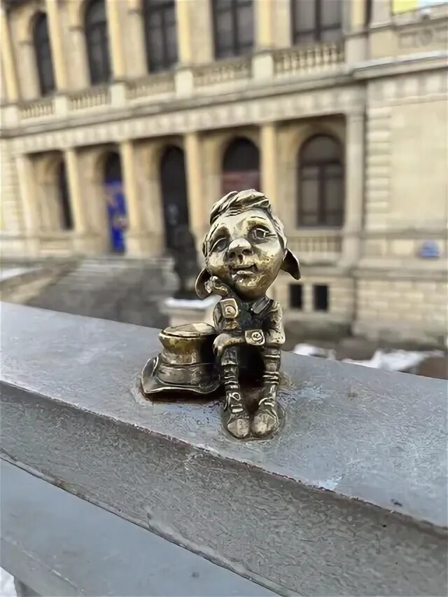 Папа хомлин лео. Музей изобразительных искусств калининград хомлин. Папа хомлин лео. Хомлин лео в калининграде. Хомлины в калининграде папа.