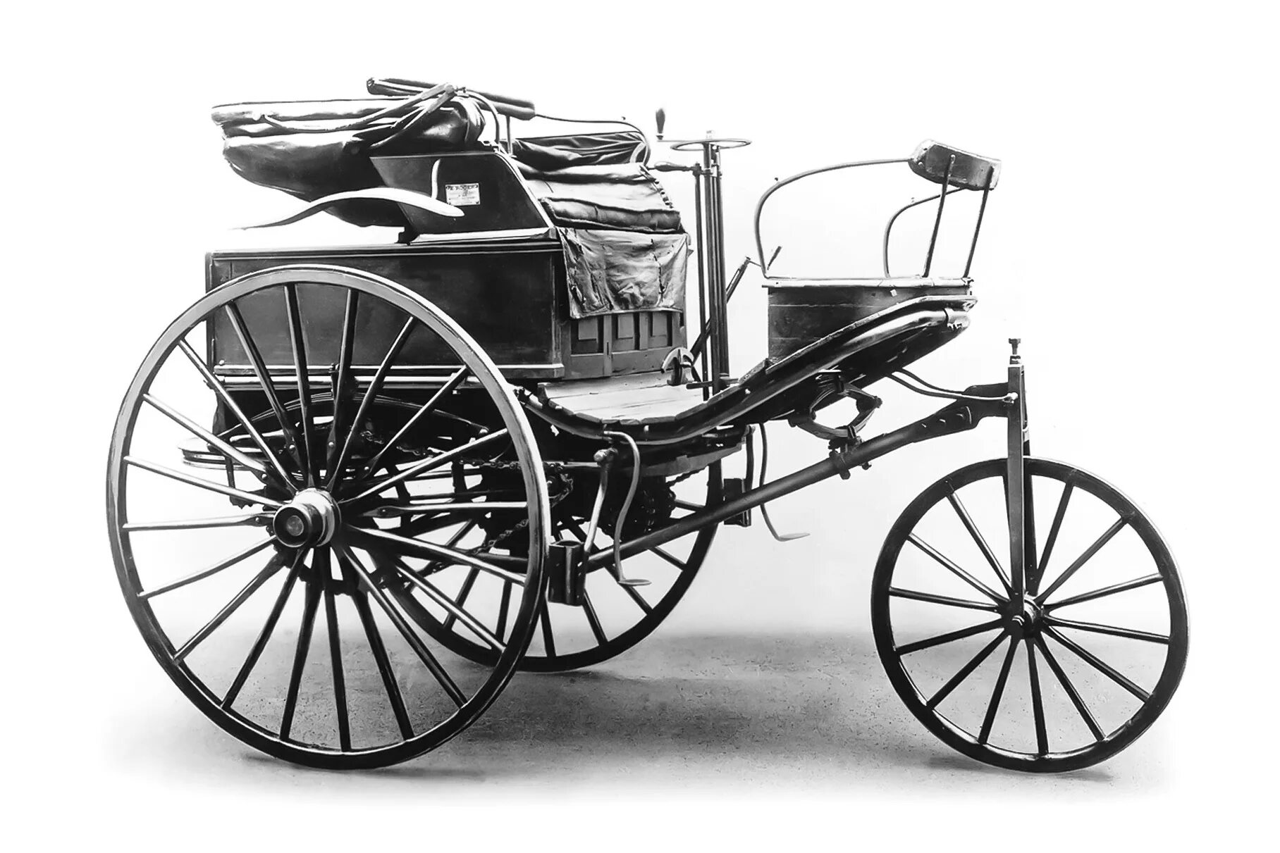 Что представлял собой первый автомобиль. Benz Patent-Motorwagen 1886 года. Машина Benz Patent-Motorwagen.