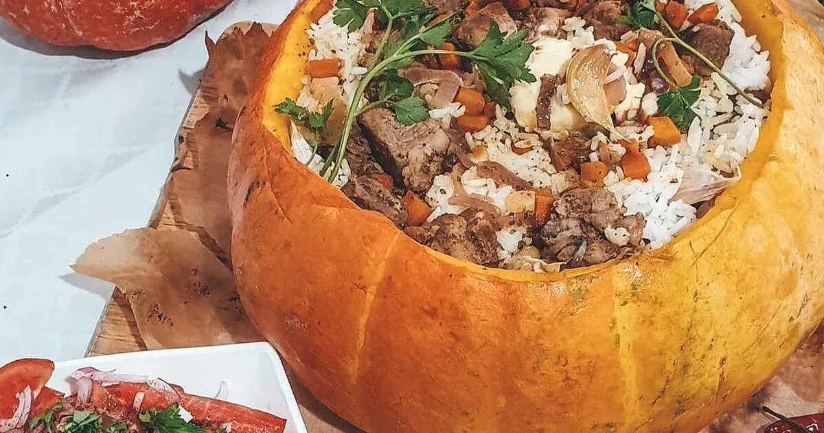 узбекское блюдо из тыквы. булгур и кускус. плов с тыквой и мясом. айрон кэп тыква. плов в тыкве.