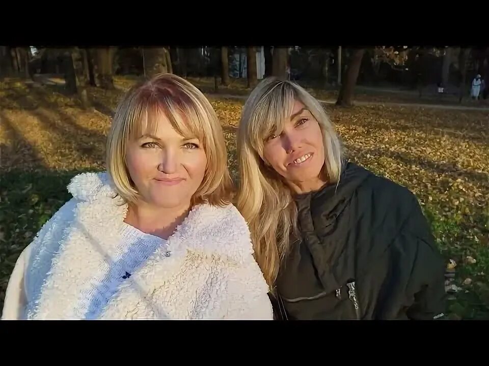 Москвичка в большом городе. Москвичка в большом городе. Carrie in pink looking at the beach. Москвичка в большом городе. Москвичка в большом городе.