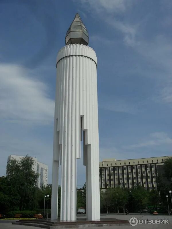 площадь победы тюмень. мемориал памяти тюмень. памятник свечка в тюмени. памятник на площади памяти в тюмени. свечка тюмень.
