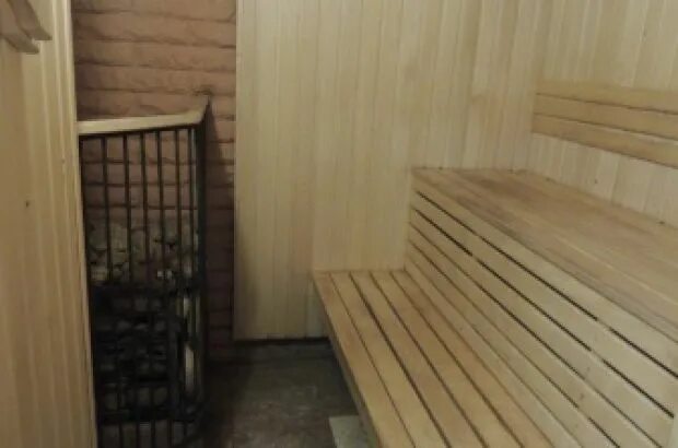 Кировские бани оренбург. Баня бруклин киров. Баня на кировой оренбург. Хлыновские бани киров. Баня на кировой оренбург.