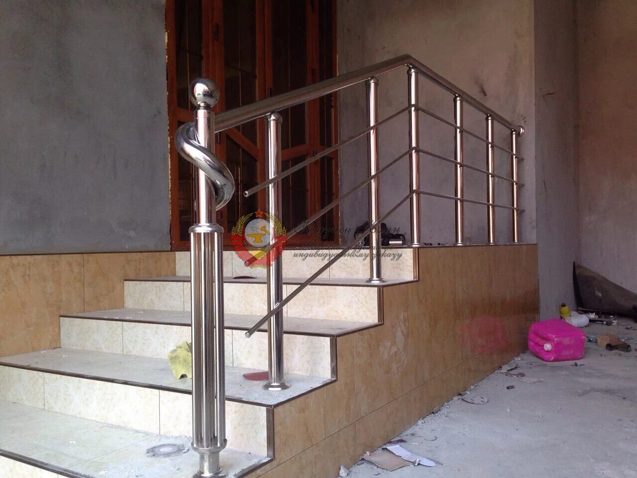 кованые перила в стиле готика. декоративные ограждения для лестниц. перила лестницы 1 65 2 65. перила лестницы 1 65 2 65. перила нержавейка.