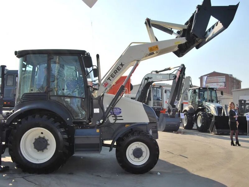 Terex tlb 825 rm. Terex tlb 825 rm
