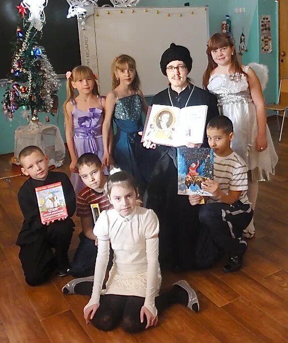 в школе прошел спектакль