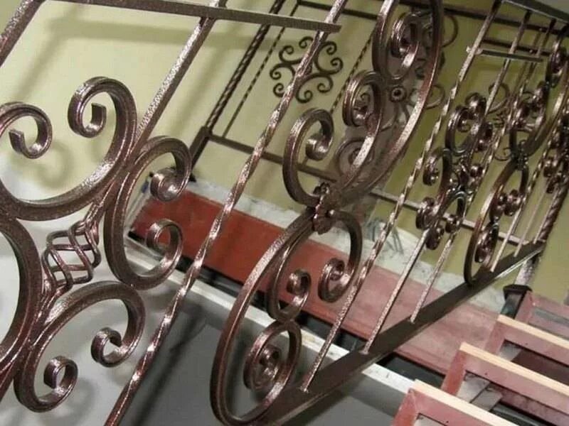 холодная ковка из профильной трубы. изделия из профтрубы холодной ковки. изделия из профильной трубы холодной ковки. холодная ковка из 20х20мм профиля. холодная ковка из профильной трубы.