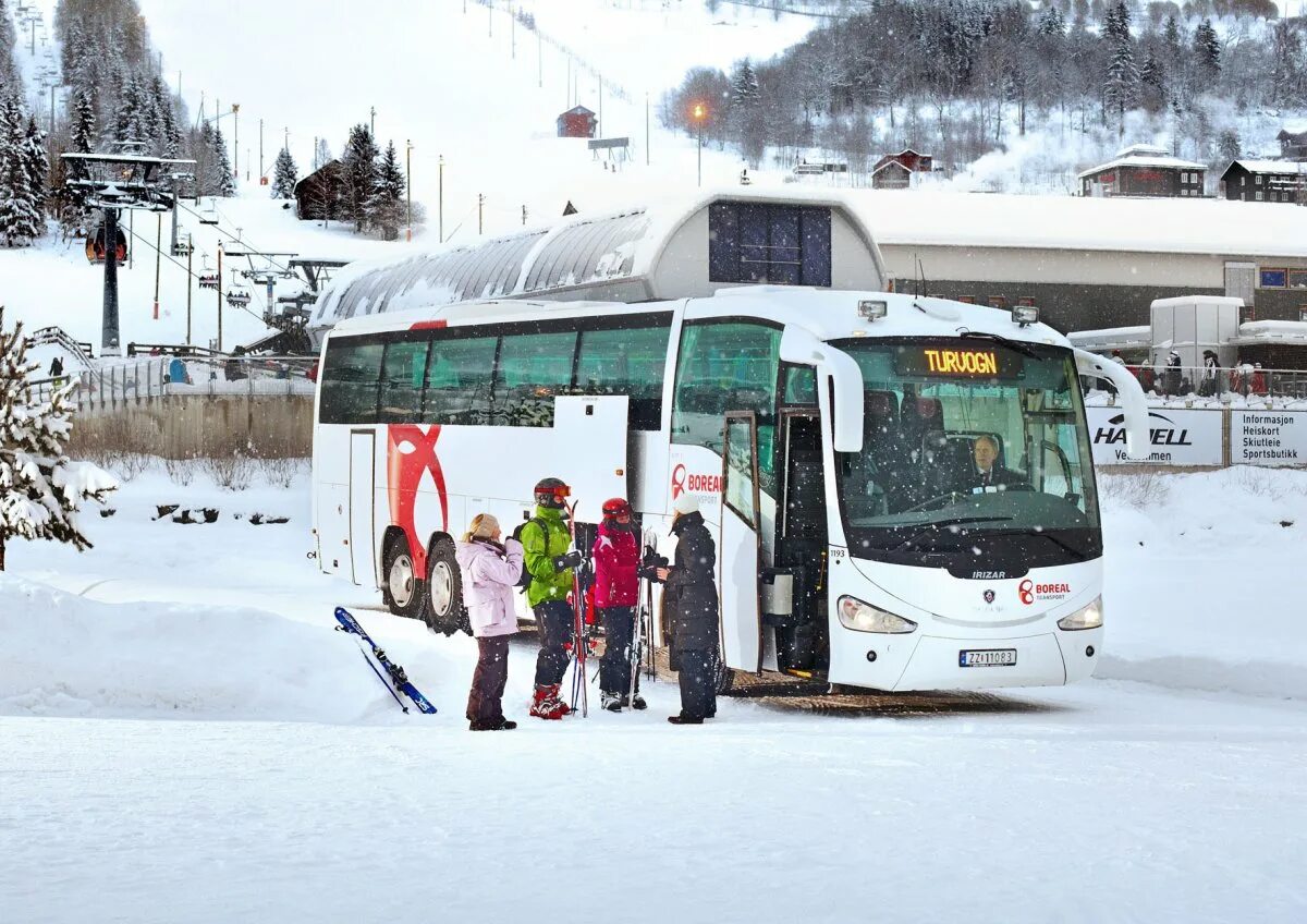 Экскурсии на автобусе на 3 дня. Автобус зима. Зимние экскурсии на автобусе. Автобусная экскурсия зима. Туристический автобус зимой.