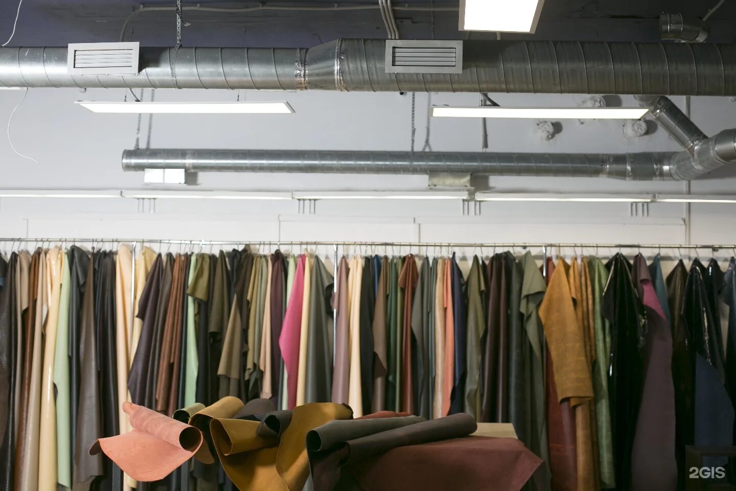 магазин кожи на ломаной. кожа-стиль магазин москва. магазины кожи в петербурге. магазин кожи спб сток. магазины кожи в санкт петербурге адреса.