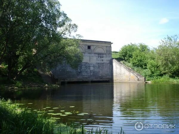 Река сестра московская. Исток реки сестра. Река сестра под каналом. Река сестра Московская область. Река сестра под каналом имени Москвы.