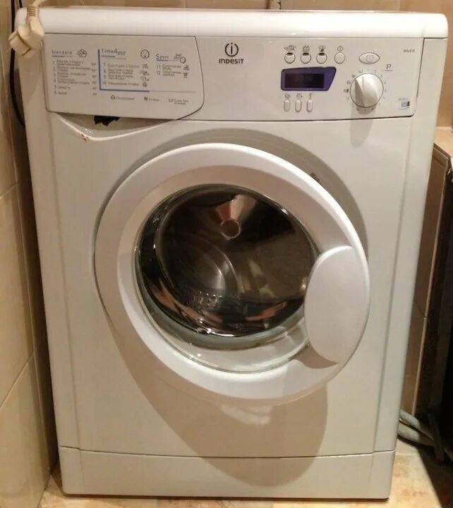 Корпус на стиральную машинку индезит. Корпус стиральной машины индезит. Стиральная машинка хотпоинт аристон. Бак стиральной машины хотпоинт аристон аквалтис. Бак для стиральной машины аристон хотпоинт.