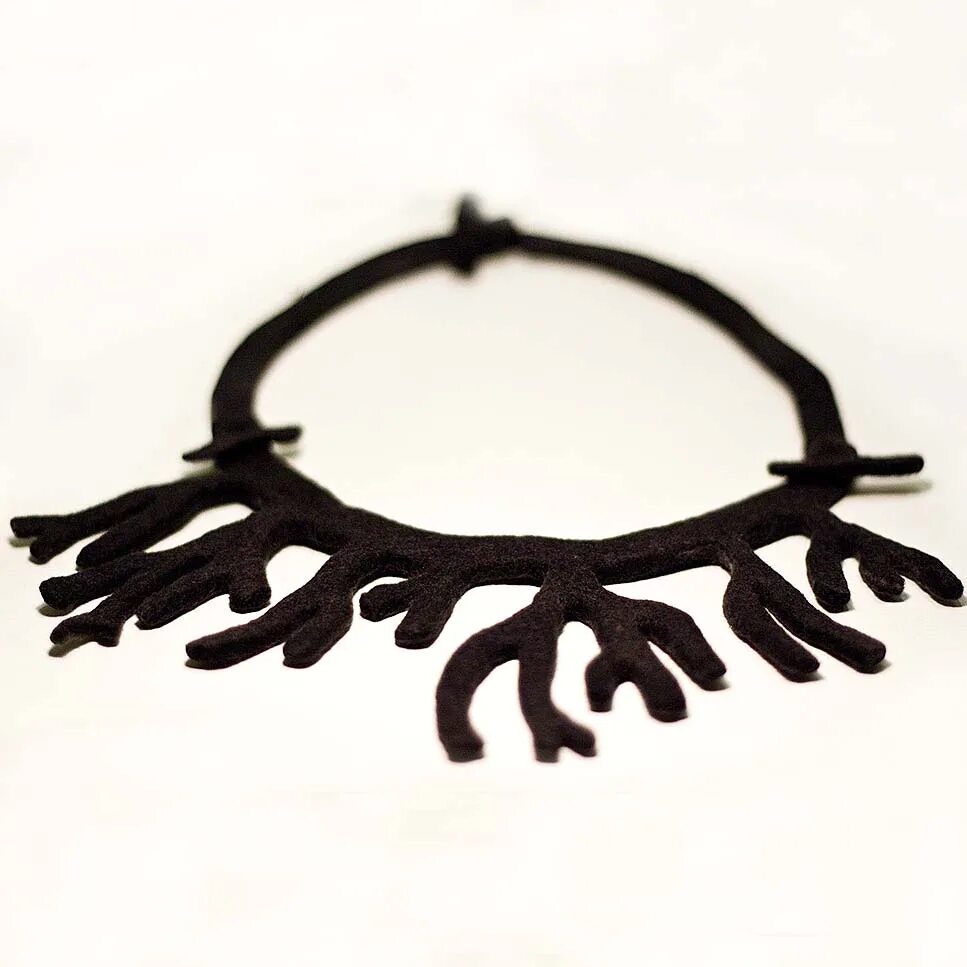 черный коралл 7 букв