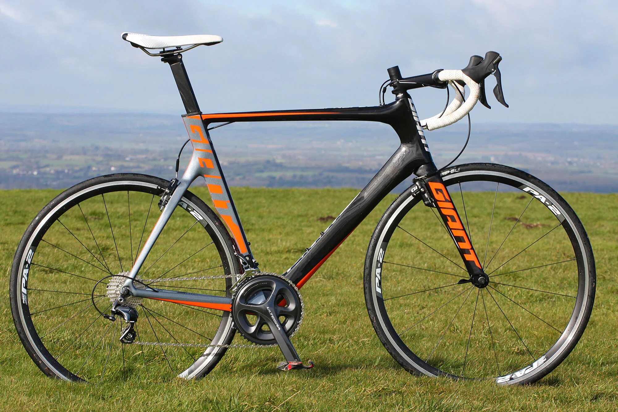 Шоссер giant. Шоссейник giant. Giant Аэро шоссейный велосипед. Giant Propel 2015.