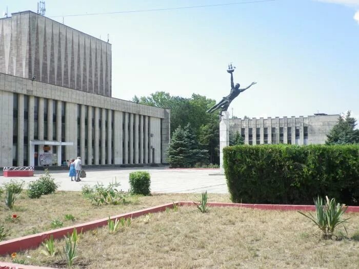 Дворец корабелов керчь. Дк корабел керчь. дворец культуры корабел. дворец культуры керчь.