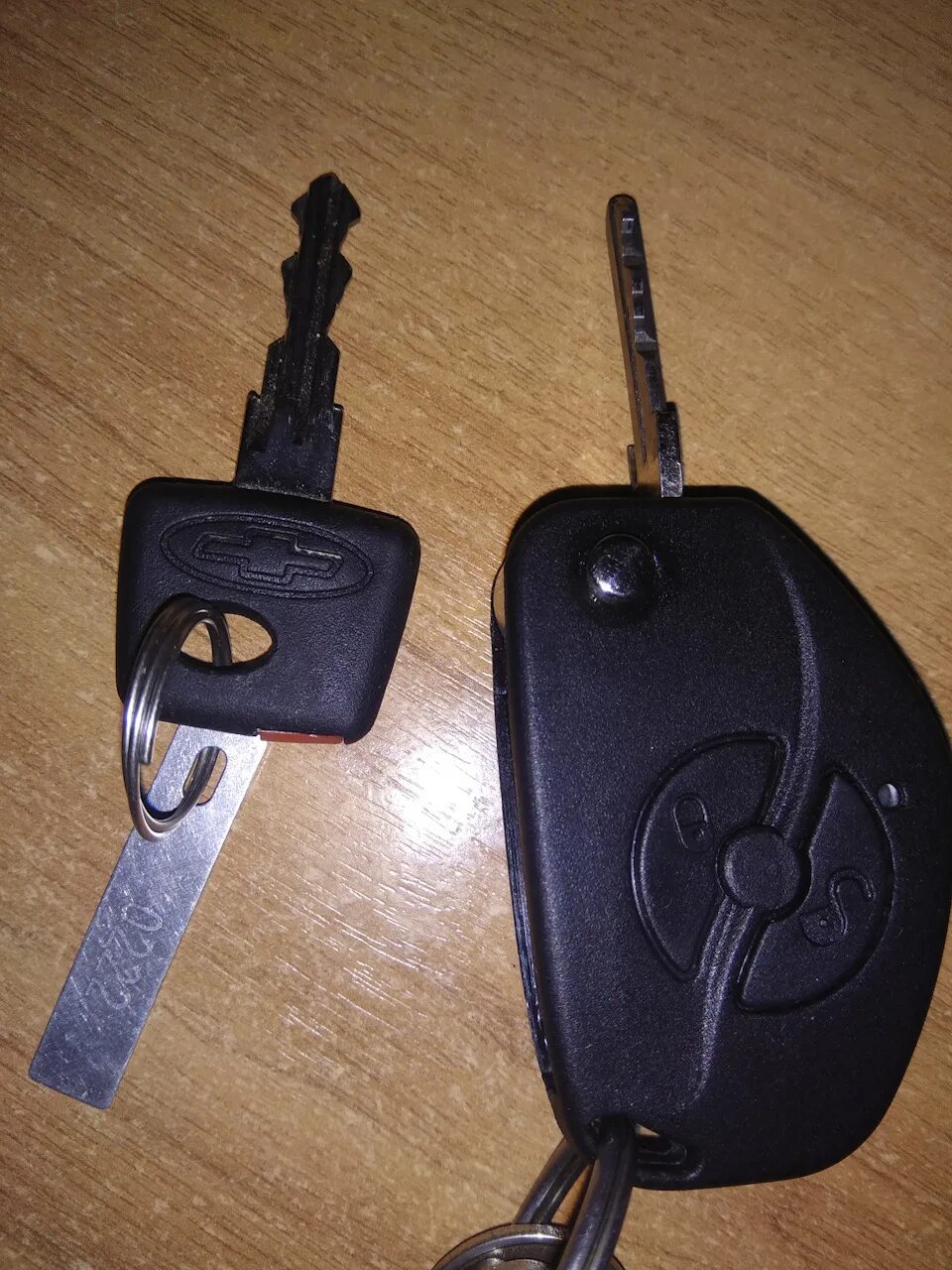 Chevrolet niva ключ. Ключ нива шевроле. ключ зажигании нивы 21213. ключ шевроле нива 4х4. ключ нива шевроле с чипом.