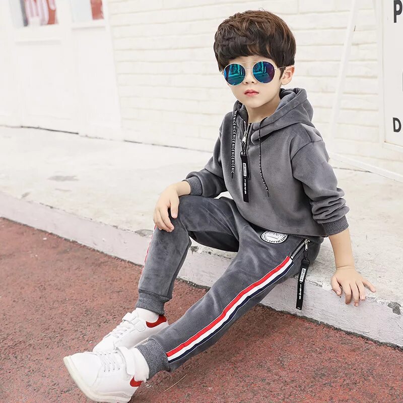 Одежда для подростков мальчиков. Модные вещи для мальчиков. Модная одежда для мальчиков. Модные рубашки для подростков. Одежда на мальчика 9.