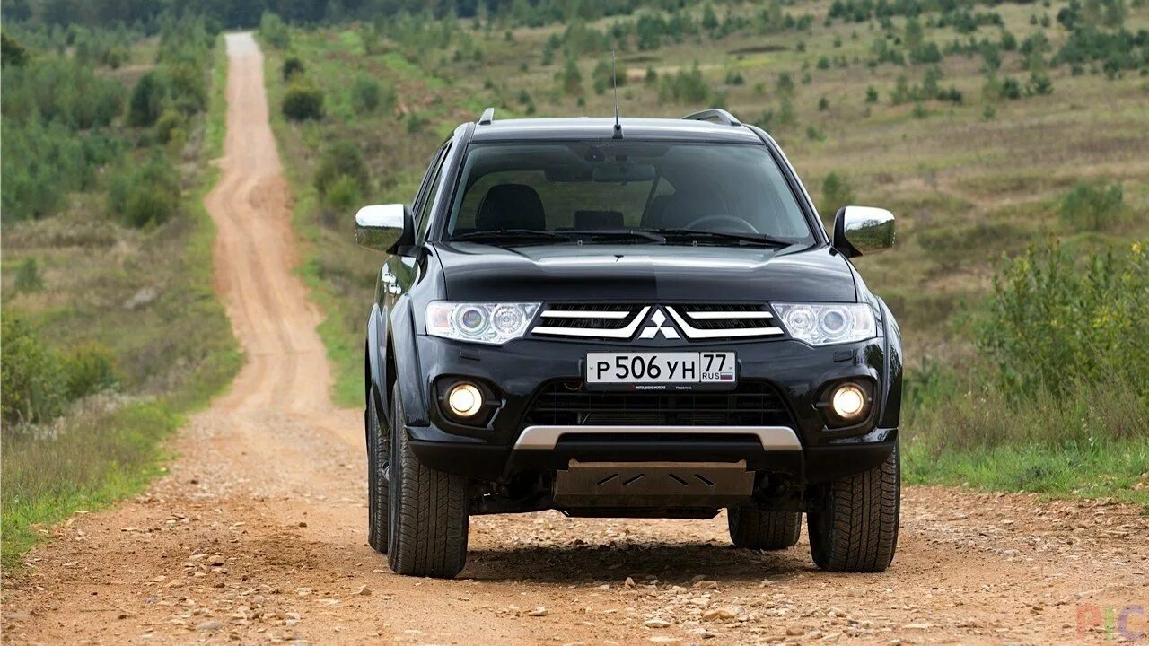 Мицубиси паджеро номер. Mitsubishi Pajero Sport. Mitsubishi Pajero Sport 2. Mitsubishi Pajero Sport 2013. Мицубиси Паджеро спорт 2013-2016.