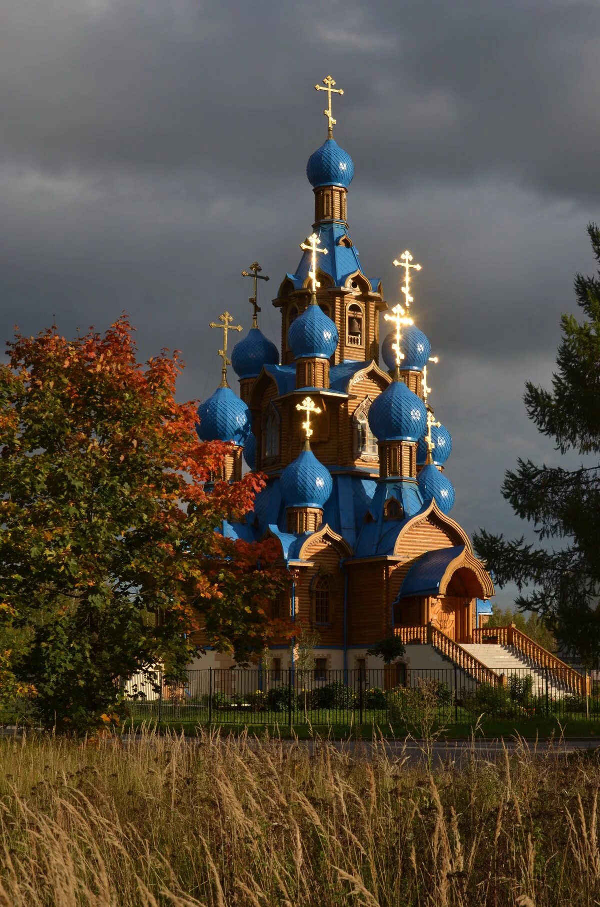 Православная церковь телефон. Храм Преображения Господня в Звездном Городке. Купольный храм Преображения Господня в Звездном Городке. Храм Преображения Господня в звёздном Городке Звёздный городок. Церковь в Звездном Городке Московской области.