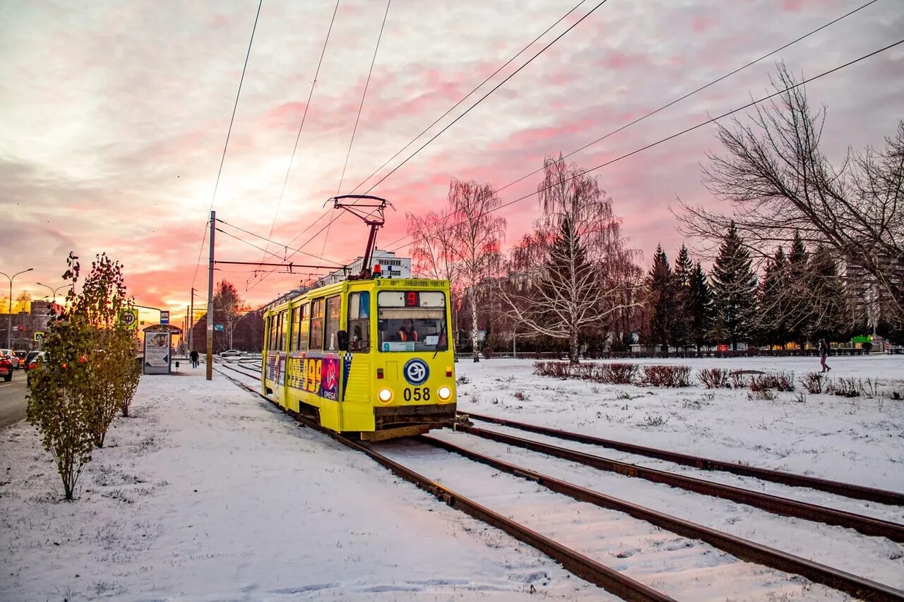 Трамваи набережных челнов. Электротранспорт набережные челны. Трамвай набережные челны №004. 71 605 004 набережные челны. Трамвай ктм 5.