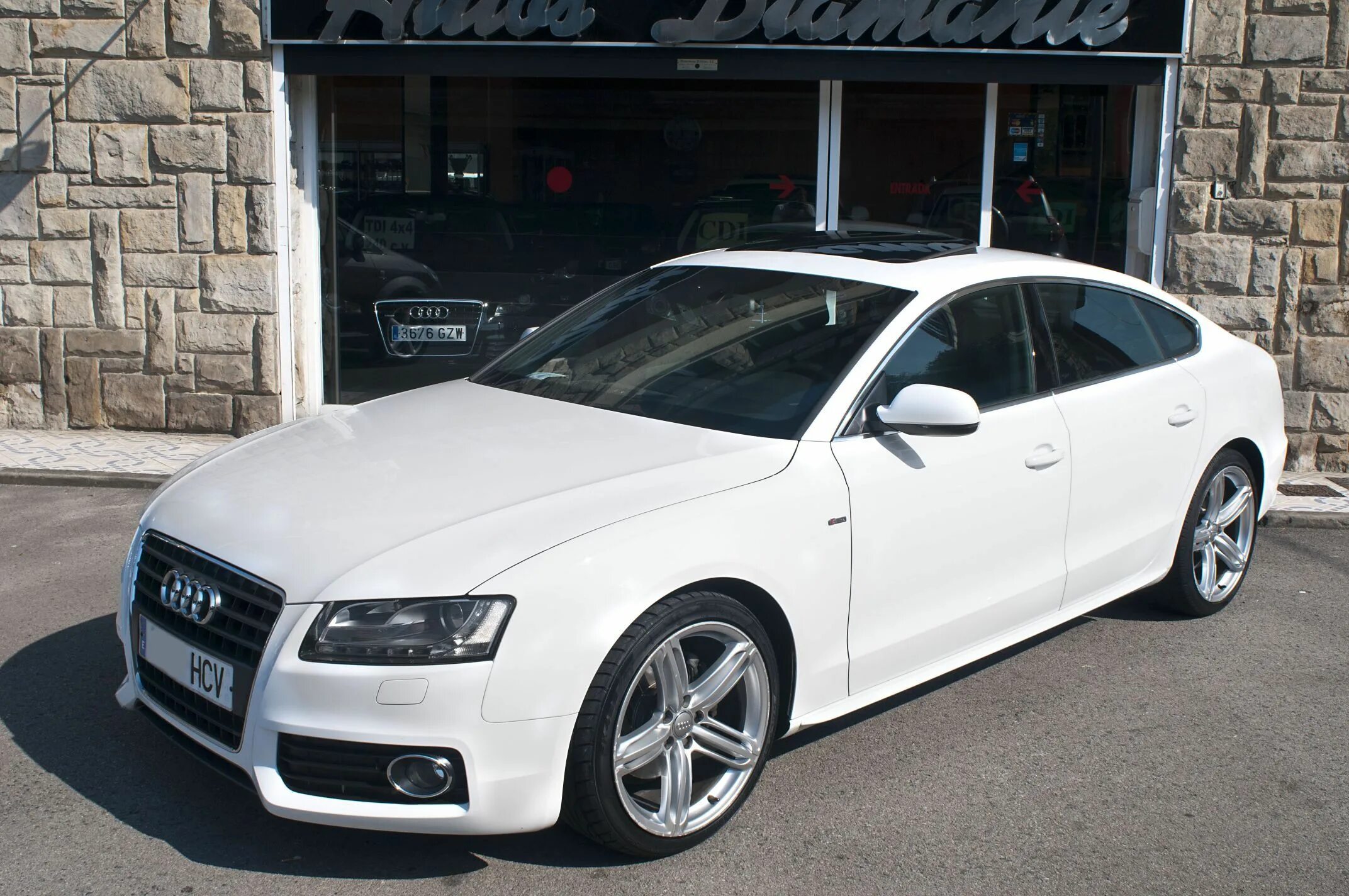 А5. Audi a5 Sportback белая. Audi a5 Sportback 2012 белый. Ауди а5 хэтчбек. Ауди а5 2012 s line.