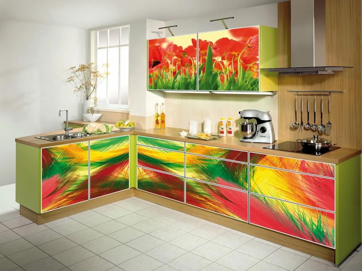 Разноцветный кухонный гарнитур. Кухня с разноцветными фасадами. Кухня рисунок. Декор кухонного гарнитура.