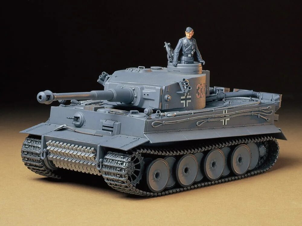 Tamiya tiger 1 1/35. Танк тигр 1 тамия. Тигр 1 тамия. Tamiya tiger. Тамия тигр порше.