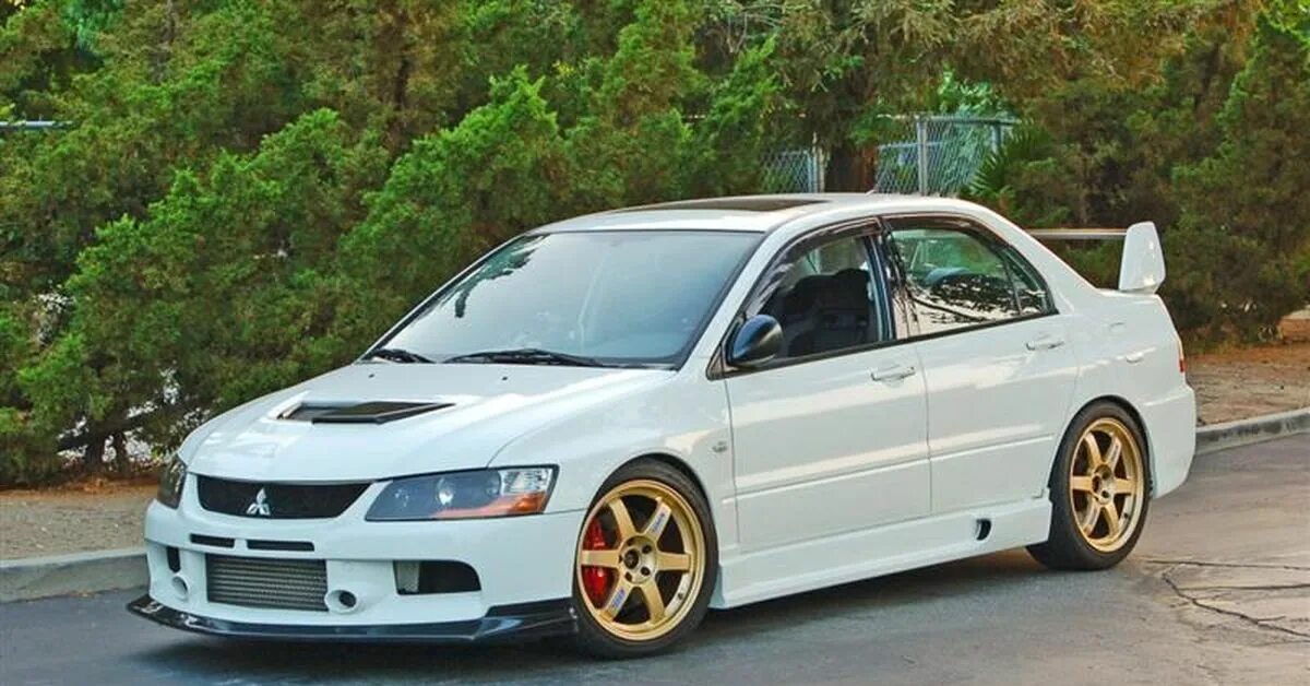 Evo tuning. Мицубиси ланцер 9. Lancer EVO 9. Митсубиши Лансер 9 Эво. Mitsubishi Lancer 9 Tuning.