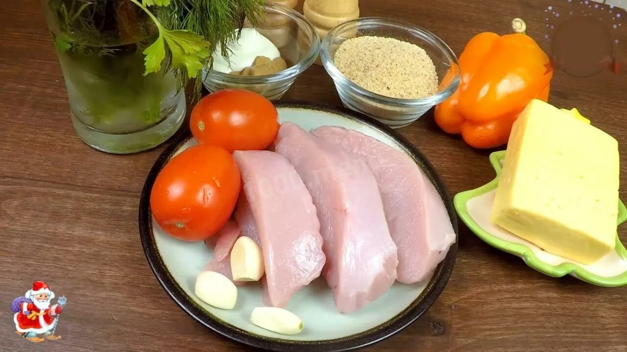 Рецепт филе индейки помидоры. Филе индейки в ореховом соусе. Мясо филе индейки. Филе индейки на второе быстро и вкусно. Филе индейки чесноком.